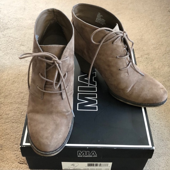 Suede Laced-Up Bootie - Picture 3 of 8